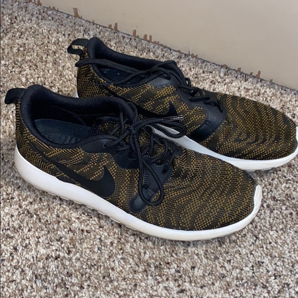 Nike Shoes - Nike sneakers